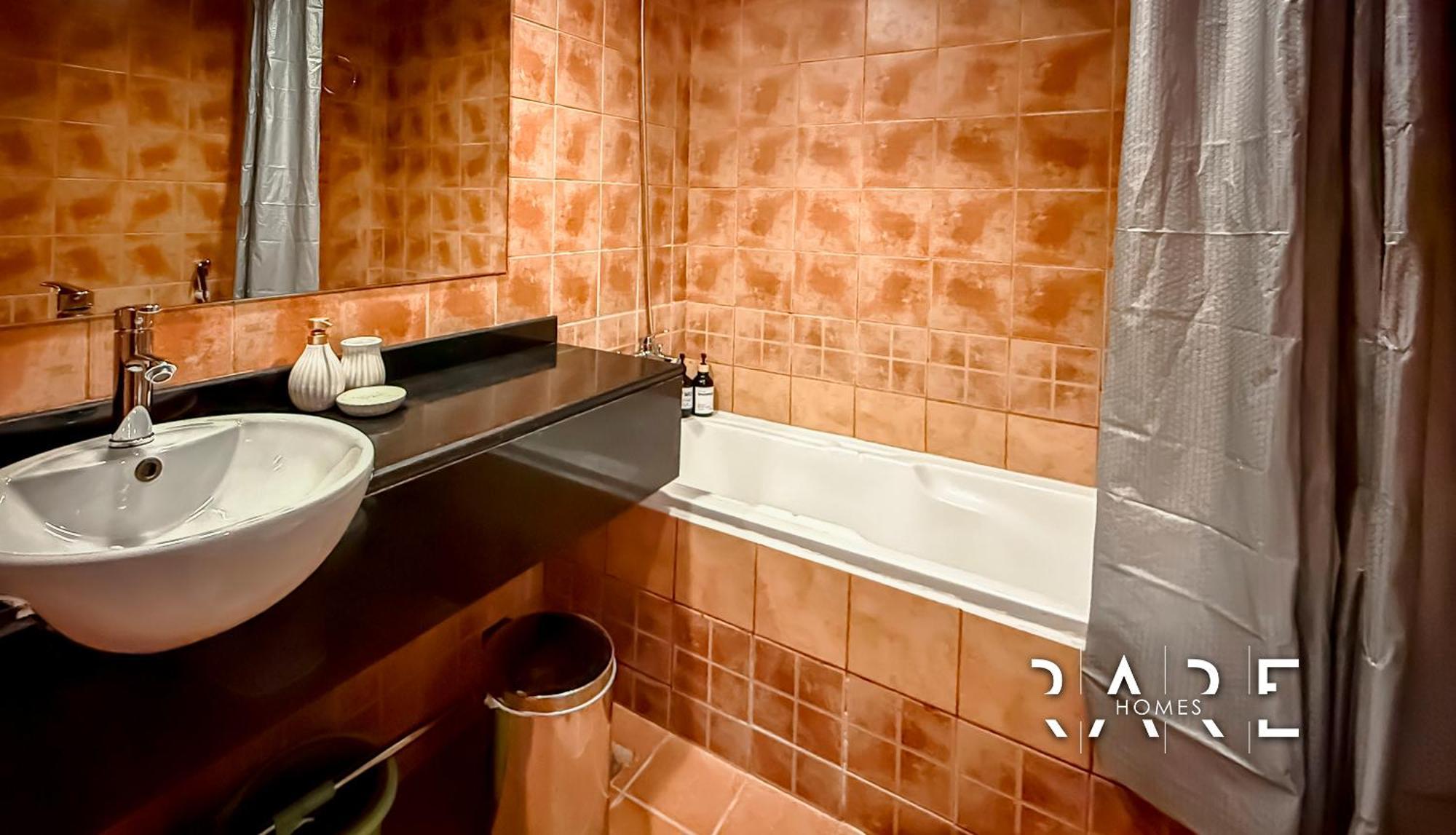 Rare Homes - View - The Crescent Tower A - Near Me'aisem Mall - R702
