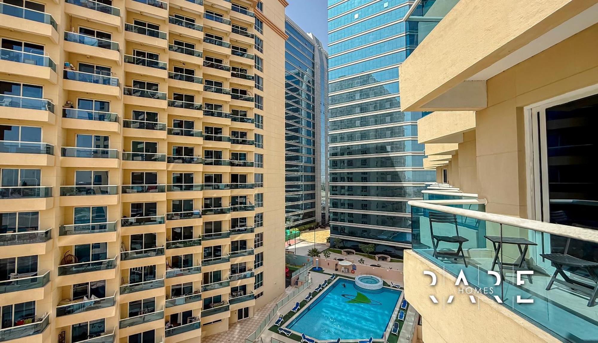 Rare Homes - View - The Crescent Tower A - Near Me'aisem Mall - R702