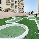 Rare Holiday Homes - Pool And Lake View - The Crescent Tower A - Near Me\'Aisem Mall - R702