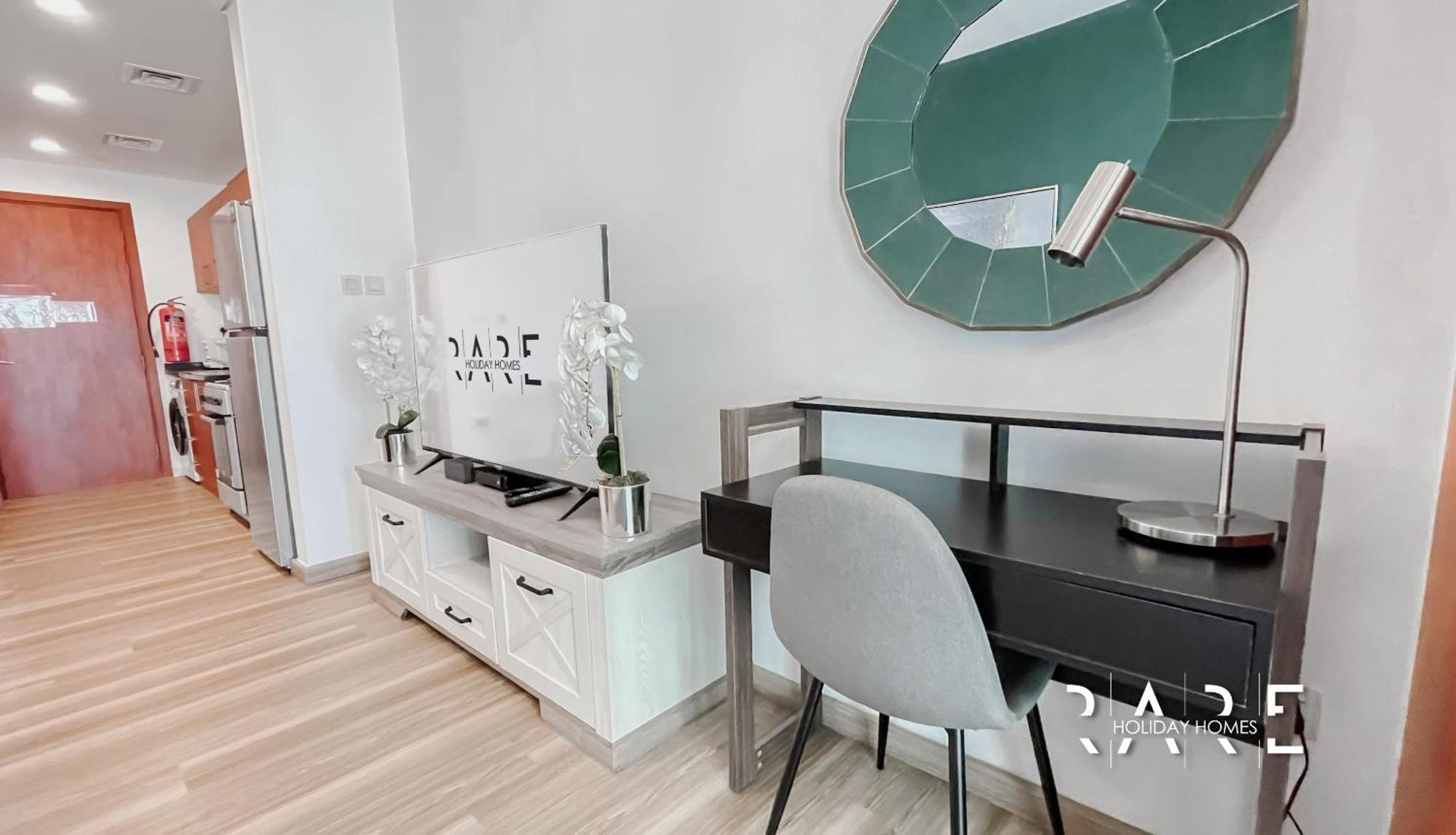 Rare Homes - Pool And View - The Crescent Tower A - Near Me'aisem Mall - R702 * Dubai